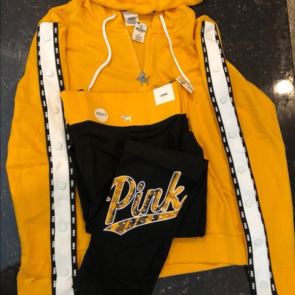 Victoria Secret sets - Picture 4 of 8